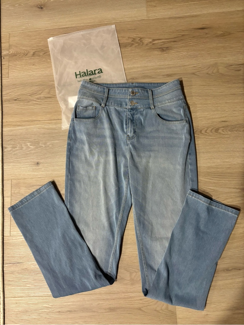 Halara Jean Denim Straight Leg High Waisted Light Wash MSRP $52